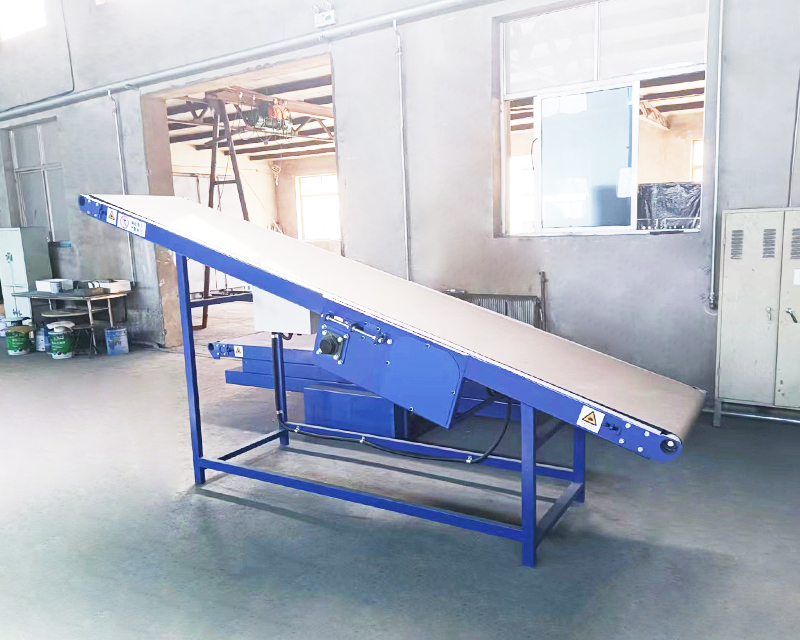 爬坡膠帶機(jī)